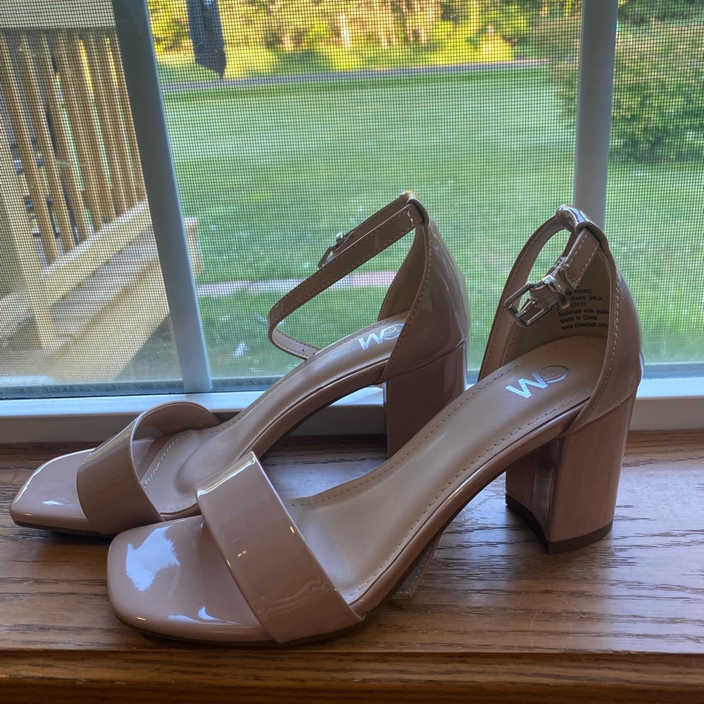 Chic Blush Block Heel Sandals